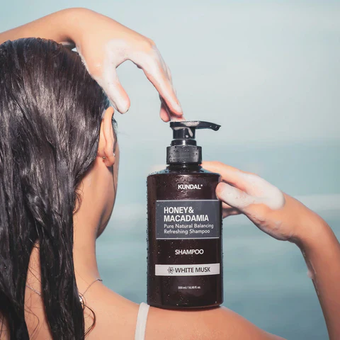 Honey &amp; Macadamia Pure Natural Balancing Refreshing Shampoo [500ml] - Image 4