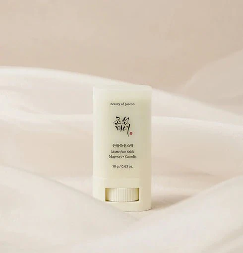 Matte Sun Stick : Mugwort + Camelia SPF50+ [18g] - Image 2