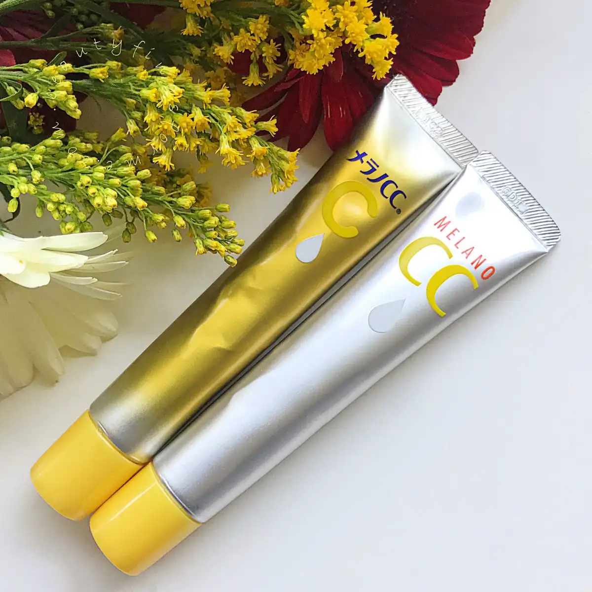 Rohto Mentholatum Melano CC Vitamin C Brightening Essence [20ml] - Image 3