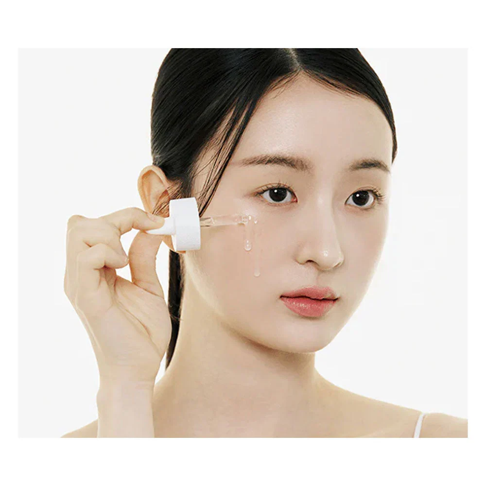 Madagascar Centella Niacinamide 10 Boosting Shot Ampoule [30ml] - Image 3